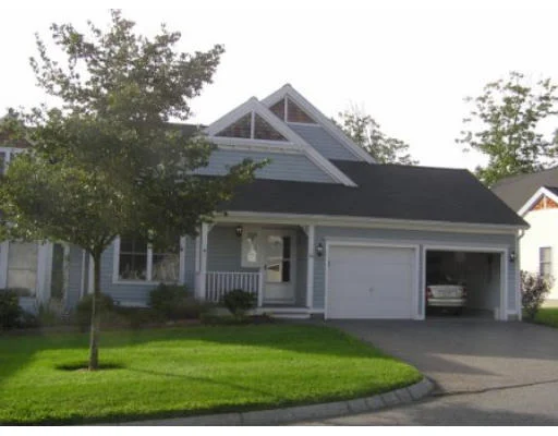 Unit for sale at 94 Westminster Dr, Marlborough, MA 01752