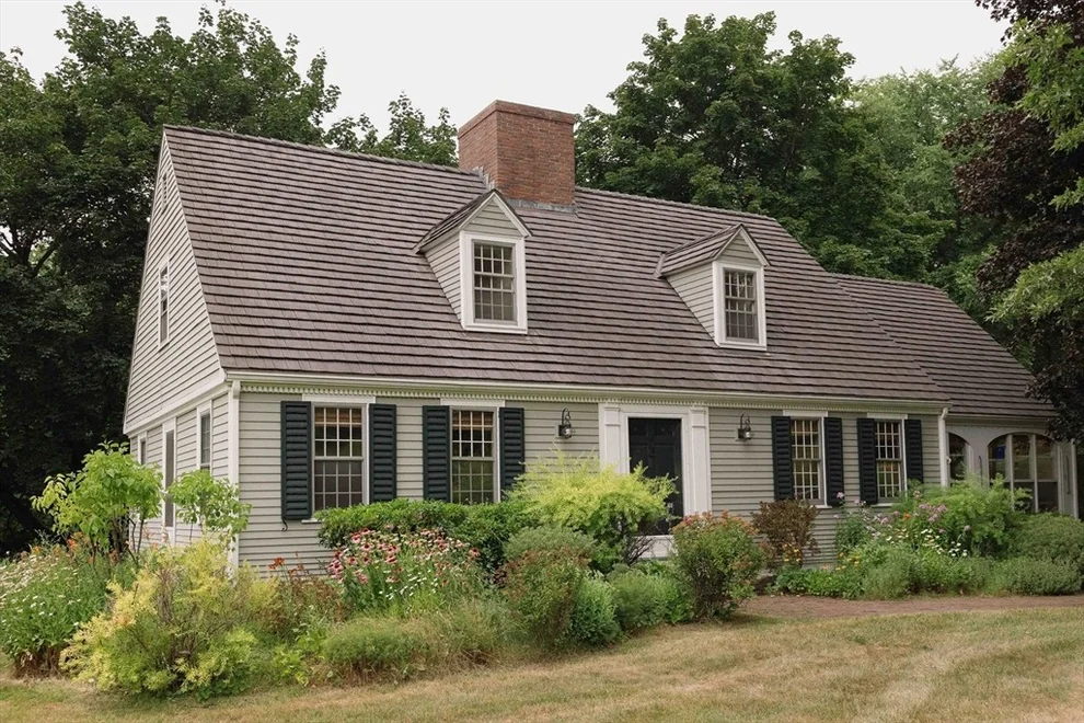 Unit for sale at 636 Bernardston Rd, Greenfield, MA 01301