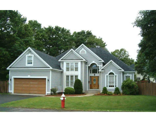 Unit for sale at 428 Broadway, Lynnfield, MA 01940