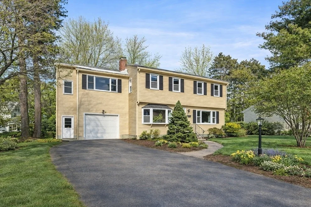 Unit for sale at 29 Pinewood Rd, Wellesley, MA 02482