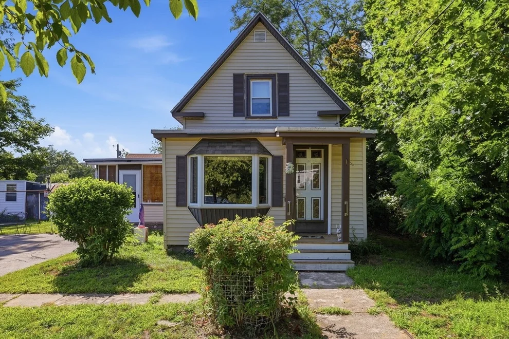 Unit for sale at 48 Grant St, Dracut, MA 01826