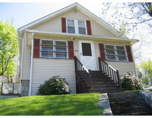 Unit for sale at 428 Hamilton St, Worcester, MA 01604