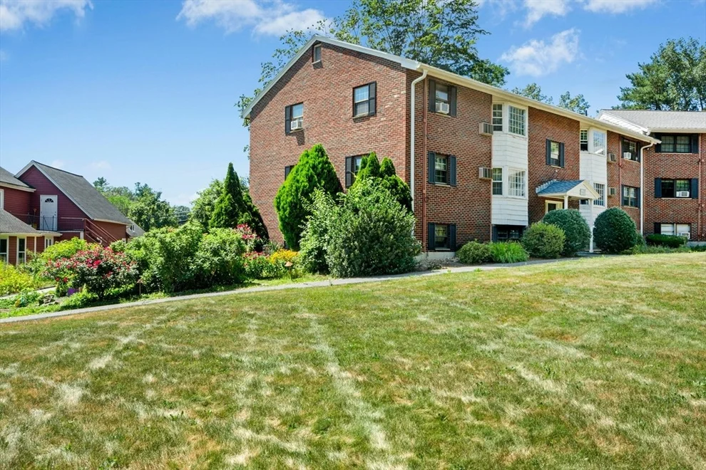 Unit for sale at 1 Town House Lane, Acton, MA 01720