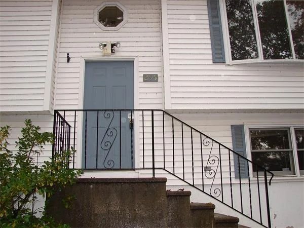 Unit for sale at 295 Mashapaug Rd, Holland, MA 01521
