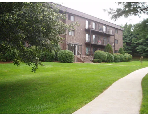 Unit for sale at 8 Ledgewood Way, Peabody, MA 01960