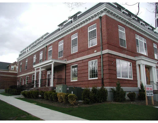 Unit for sale at 317 Main St Unit 3, Wakefield, MA 01880
