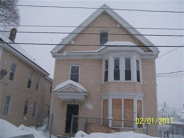 Unit for sale at 73 Warren St, Lawrence, MA 01841