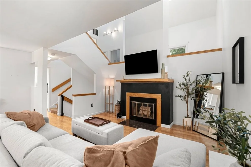 Unit for sale at 406 Pine Brook Dr, Peabody, MA 01960
