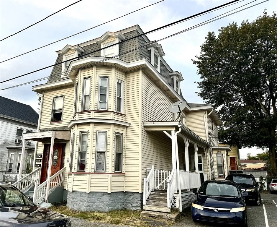 Unit for sale at 27 W 5th St, Lowell, MA 01850