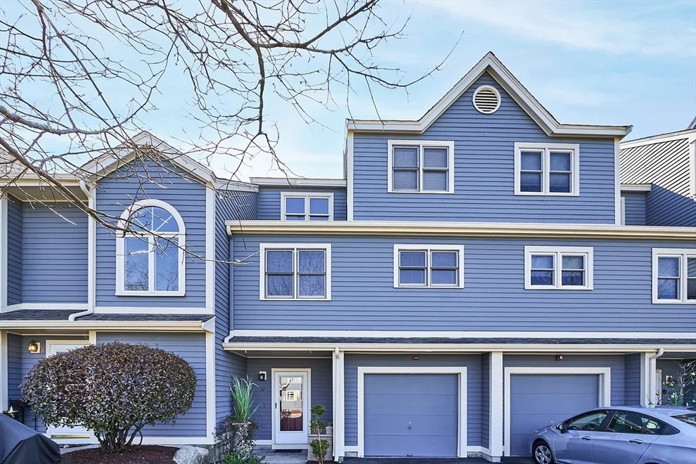 Unit for sale at 11 Blueberry Way, Peabody, MA 01960