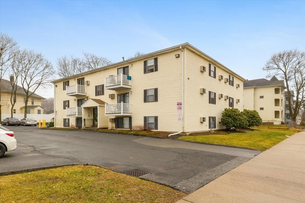 Unit for sale at 15 Houghton St, Worcester, MA 01604
