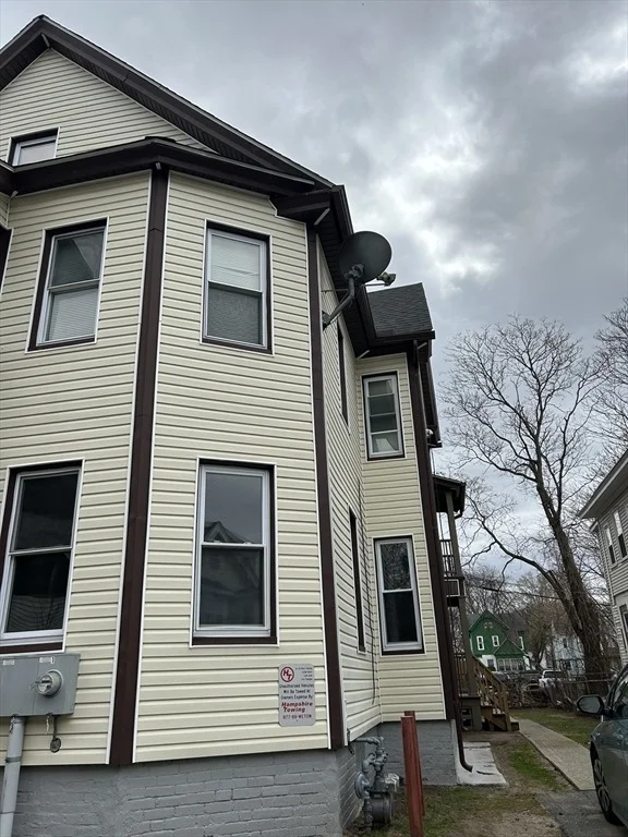 Unit for sale at 95 Quincy St, Springfield, MA 01109