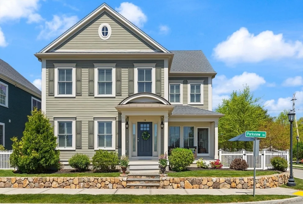 Unit for sale at 14 Parkview Rd, Franklin, MA 02038
