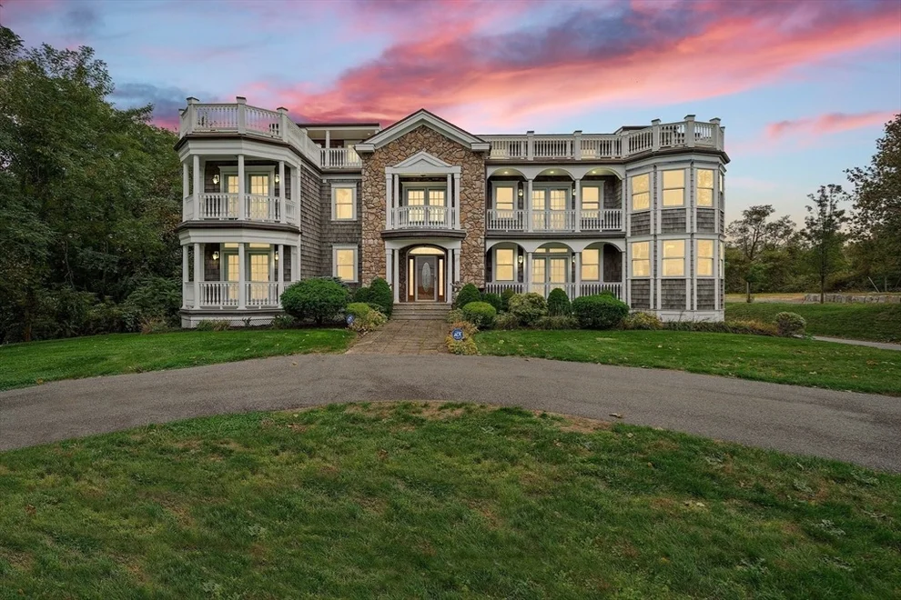 Unit for sale at 183 Warren Ave, Plymouth, MA 02360