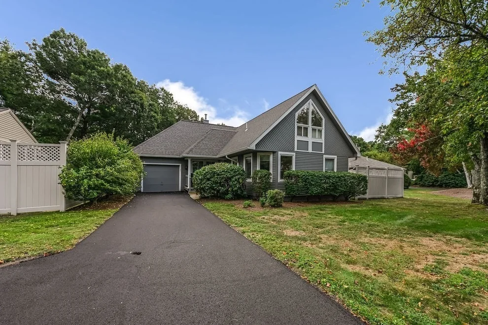 Unit for sale at 35 Independence Dr, Foxboro, MA 02035