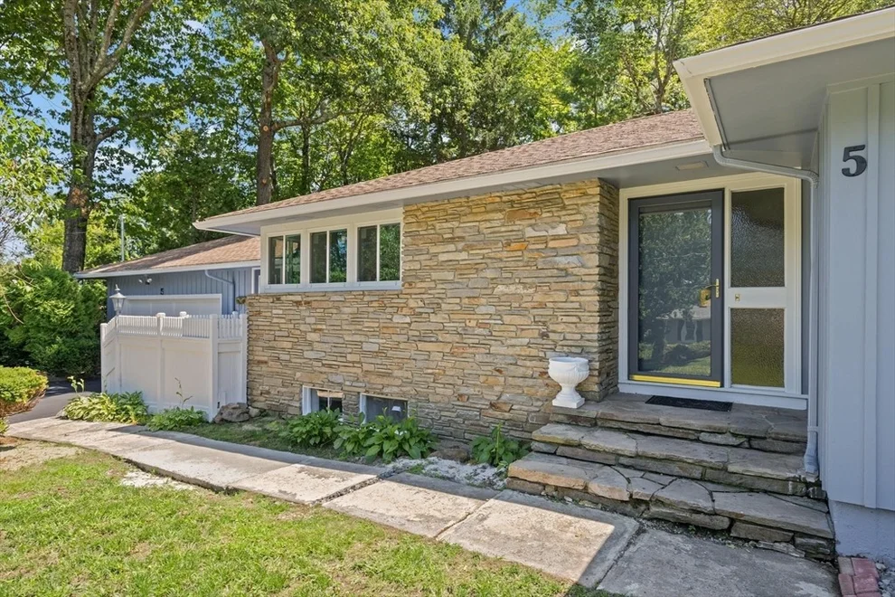 Unit for sale at 5 Woodland Drive, Paxton, MA 01612