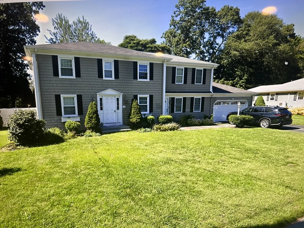 Unit for sale at 17 Meadowbrook Drive, Barrington, RI 02806