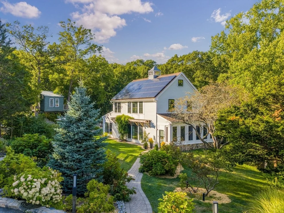 Unit for sale at 108 Kilby St, Hingham, MA 02043