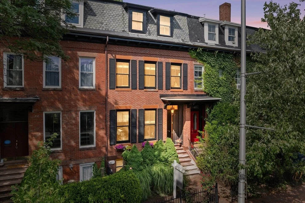 Unit for sale at 419 Broadway, Cambridge, MA 02138