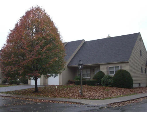 Unit for sale at 11 Thistle Ln, Worcester, MA 01602