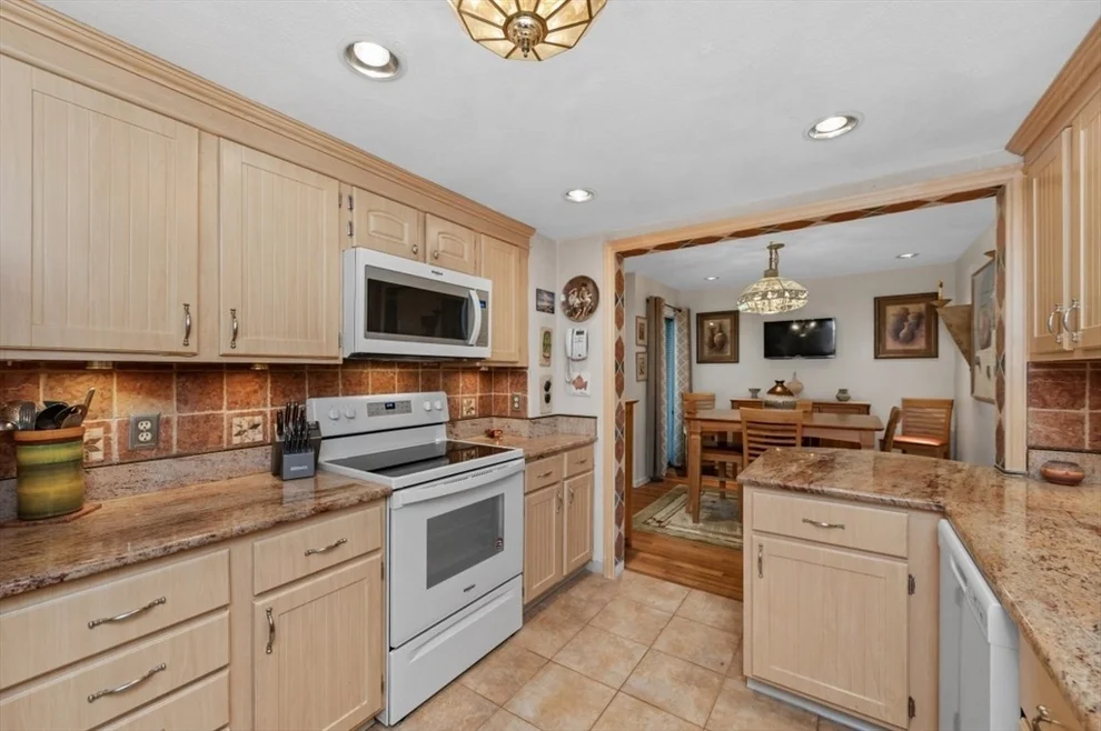 Unit for sale at 1100 Salem St, Lynnfield, MA 01940