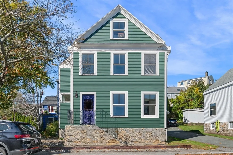 Unit for sale at 2 Lindsey St, Marblehead, MA 01945