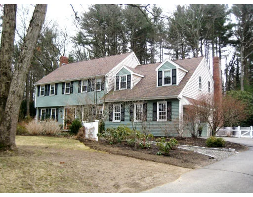 Unit for sale at 8 Volunteer, Hingham, MA 02043