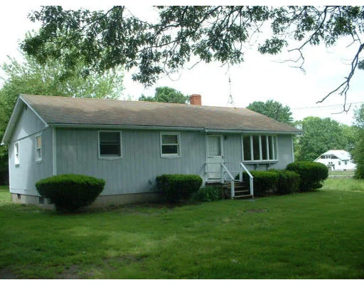Unit for sale at 205 Touisset Road, Warren, RI 02885