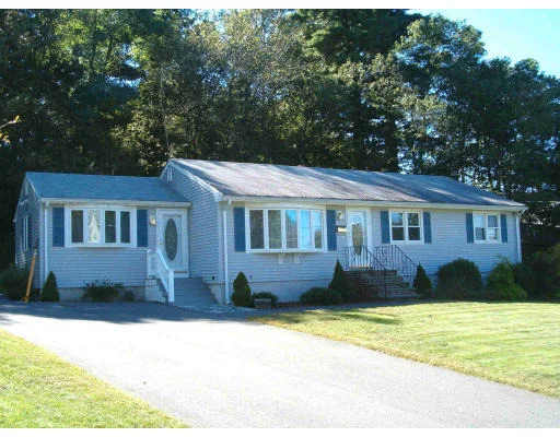 Unit for sale at 9 Oran Cir, Peabody, MA 01960