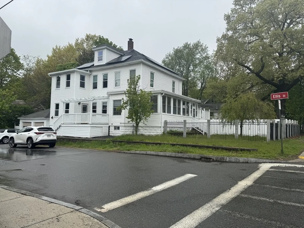 Unit for sale at 343 South St, Fitchburg, MA 01420