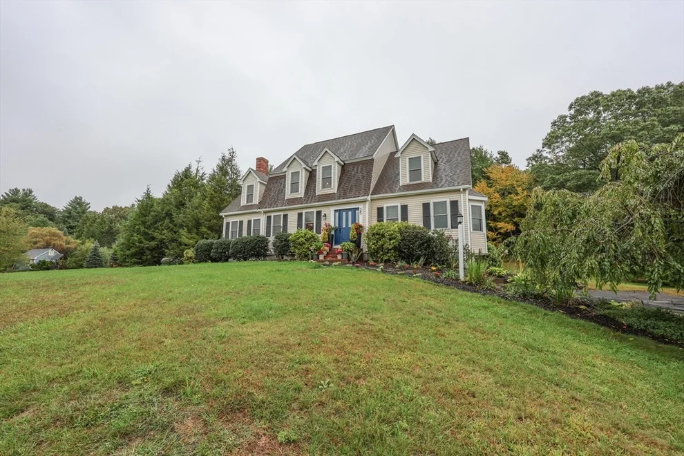 Unit for sale at 25 Autumn Rd, Wrentham, MA 02093