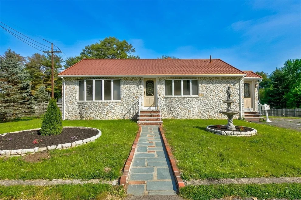 Unit for sale at 2 Herrick Road, Peabody, MA 01960