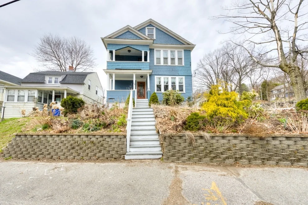 Unit for sale at 16 Flagg St, Worcester, MA 01602