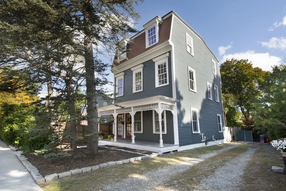 Unit for sale at 851 Massachusetts Ave, Lexington, MA 02420