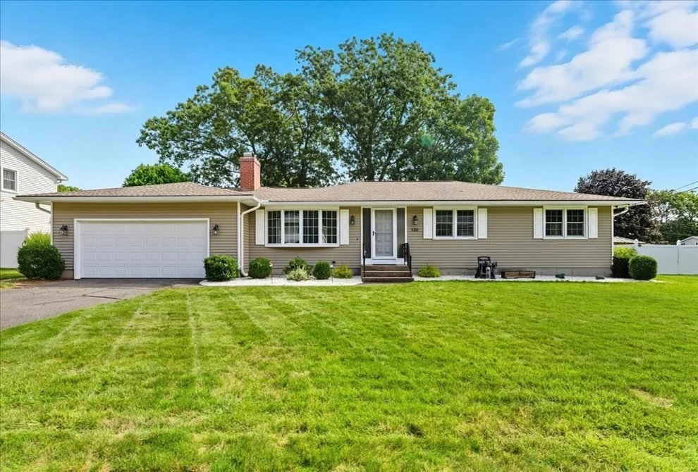 Unit for sale at 120 Labelle Cir, Chicopee, MA 01020