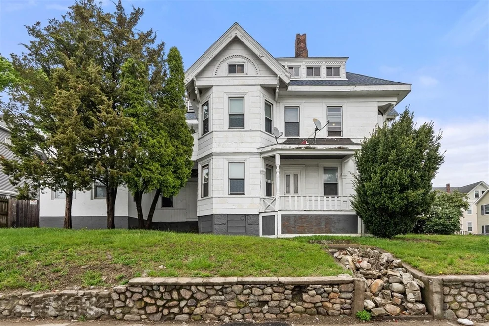 Unit for sale at 113 Green St, Brockton, MA 02301
