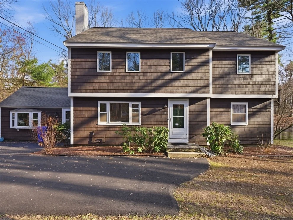 Unit for sale at 45 Campmeeting Rd, Topsfield, MA 01983