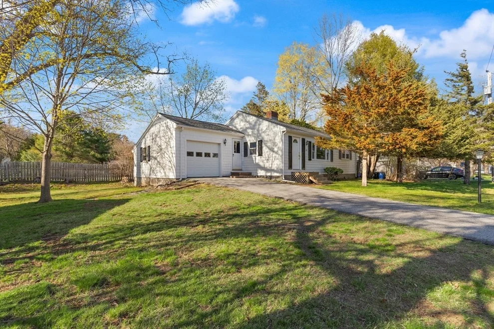 Unit for sale at 104 Homestead Cir, Hamilton, MA 01982