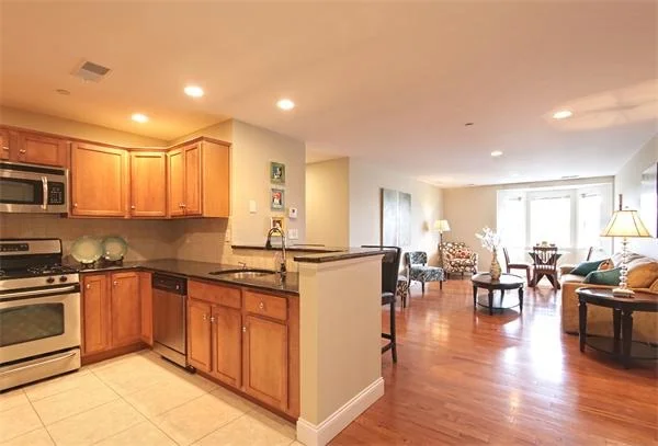 120 Wyllis Avenue