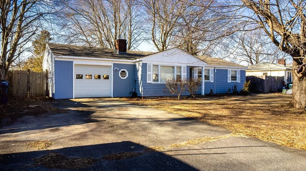 Unit for sale at 125 Duncan Rd, Warwick, RI 02886