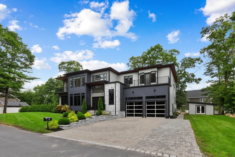 Unit for sale at 8 Jonathan Road, Burlington, MA 01803