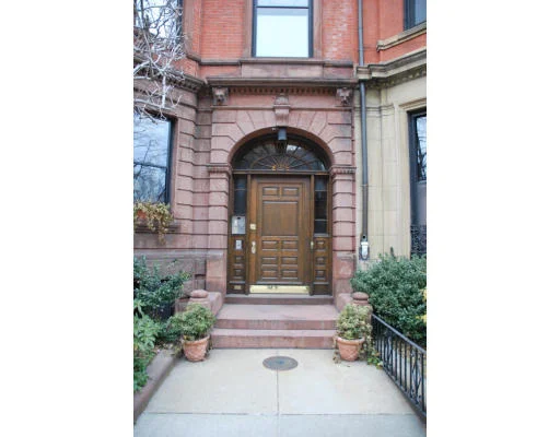 Unit for sale at 179 Commonwealth Ave, Boston, MA 02116