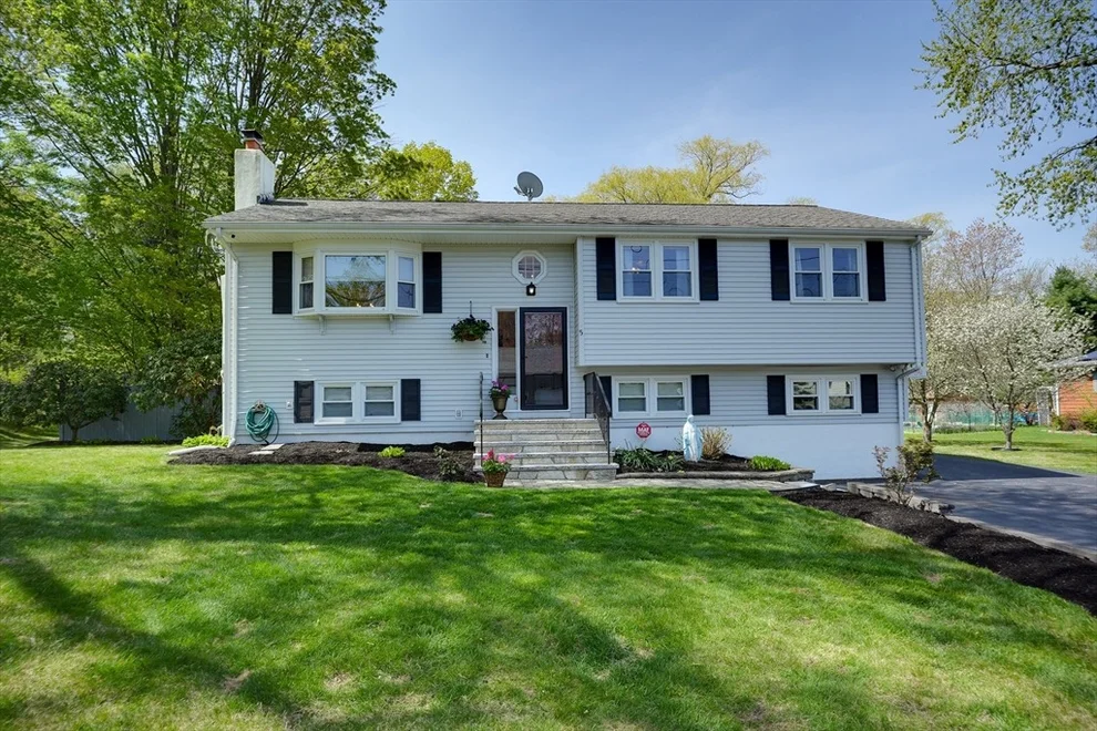 Unit for sale at 5 Fred St, Burlington, MA 01803