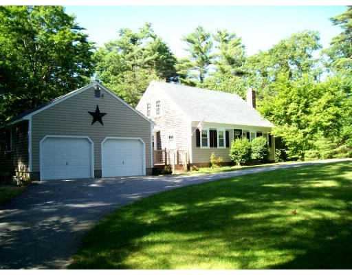 Unit for sale at 593 Mary's Pond Rd, Rochester, MA 02770