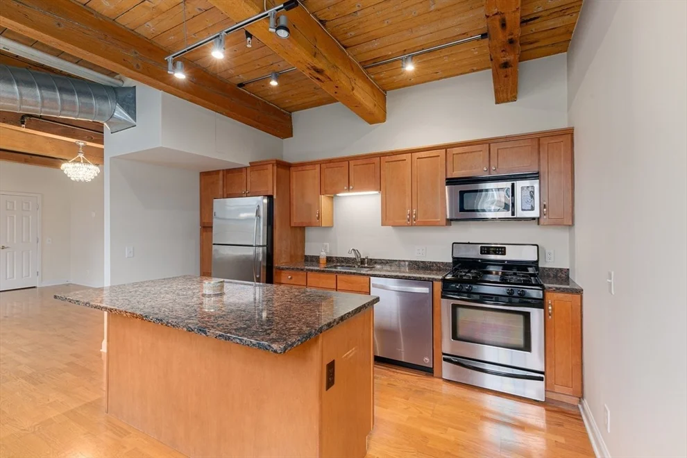 Unit for sale at 25 Cedar St., Amesbury, MA 01913