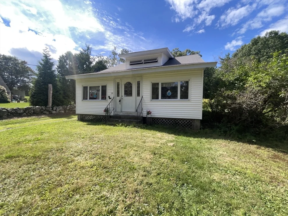 Unit for sale at 107 Piper Rd, Ashby, MA 01431