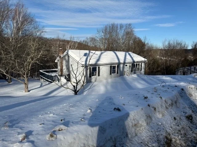 Unit for sale at 352 Reed St, Warren, MA 01083