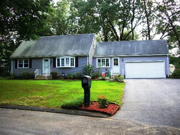 Unit for sale at 5 Oakwood Cir, South Hadley, MA 01075
