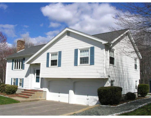 Unit for sale at 7 Foliage Dr, Walpole, MA 02081