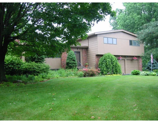 Unit for sale at 14 Clearview Dr, Natick, MA 01760